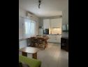 Apartamenty Jere - 30 m from beach: A1(4+1), A2(2+1) Vinisce - Riwiera Trogir  - Apartament - A1(4+1): kuchnia z jadalnią