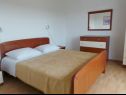 Apartamenty Ivo - 500 m to sandy beach: A1(2+2), A2(6+2), SA3(2+1) Ljubac - Riwiera Zadar  - Apartament - A1(2+2): sypialnia