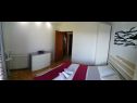 Apartamenty Vlatkica - 10 m from beach: A1 Vlatkica(4), A2 Lea(4) Maslenica - Riwiera Zadar  - Apartament - A1 Vlatkica(4): sypialnia