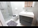Apartamenty Oasis A1(4+2), A2(2+2), A3(2+2) Nin - Riwiera Zadar  - Apartament - A1(4+2): łazienka z WC