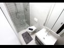 Apartamenty Oasis A1(4+2), A2(2+2), A3(2+2) Nin - Riwiera Zadar  - Apartament - A1(4+2): łazienka z WC