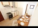 Apartamenty Oasis A1(4+2), A2(2+2), A3(2+2) Nin - Riwiera Zadar  - Apartament - A3(2+2): kuchnia z jadalnią