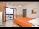 Apartamenty Ljilja - 10m from the sea with parking: A2(2+2), A3(2+2), A4(12) Nin - Riwiera Zadar  - Apartament - A4(12): sypialnia