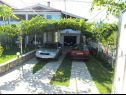 Apartamenty Branko - 150m from the sea: SA2(2) Nin - Riwiera Zadar  - parking