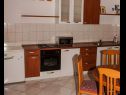 Apartamenty Pupa - nice family apartments: A1 Dora(4+1), A2 Mihael(4+1), A3 Tea(2+1) Petrcane - Riwiera Zadar  - Apartament - A2 Mihael(4+1): kuchnia
