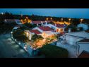 Apartamenty Kike - 60 meters from the beach: A1(4+1), A2(4+1), A3(4+1), SA1(2) Petrcane - Riwiera Zadar  - dom