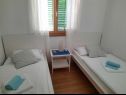 Apartamenty Kike - 60 meters from the beach: A1(4+1), A2(4+1), A3(4+1), SA1(2) Petrcane - Riwiera Zadar  - Apartament - A2(4+1): sypialnia