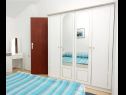 Apartamenty Let - 5 m from sea : A1(4), A4(4) Sukosan - Riwiera Zadar  - Apartament - A1(4): sypialnia