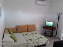 Apartamenty Mare - 20 m from beach: A1(4+4), A2(2+2), A3(2+2) Sukosan - Riwiera Zadar  - Apartament - A2(2+2): pokój dzienny