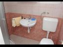 Apartamenty Vinko - big terrace and grill A5(2+1), SA6(2)Crveni, SA7(2)Plavi Vir - Riwiera Zadar  - Apartament - A5(2+1): łazienka z WC