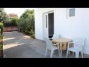 Apartamenty Vinko - big terrace and grill A5(2+1), SA6(2)Crveni, SA7(2)Plavi Vir - Riwiera Zadar  - Apartament - A5(2+1): tarasa