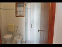 Apartamenty Snjeza - 80 m from beach: A1 Studio (4), A2 Apartman (2+2) Vir - Riwiera Zadar  - Apartament - A1 Studio (4): łazienka z WC