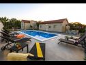 Apartamenty Gordana Mar - with pool : A1(2+2), A2H(4+2) Vrsi - Riwiera Zadar  - dom