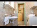 Apartamenty Suza - relaxing & beautiful: A1(2+2), A2(4+2) Zadar - Riwiera Zadar  - Apartament - A2(4+2): łazienka z WC