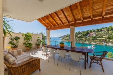 Dom wakacyjny Villa Karmen - luxury seafront: H(10+1) Bobovisca - Wyspa Brac  - Chorwacja 