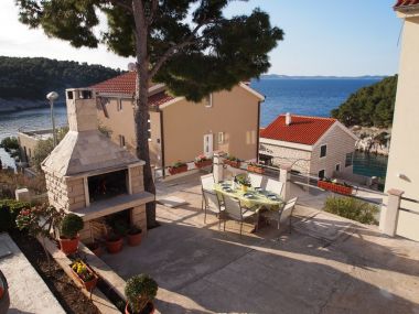 Apartamenty Franco - secluded paradise; A1 Ruza(2+1), A2 Lana(2+1), A3 Franceska(4+2) Zatoka Osibova (Milna) - Wyspa Brac  - Chorwacja 