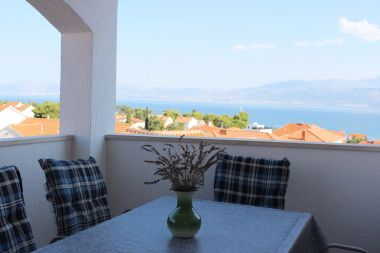 Apartamenty Lucia - terrace with sea view : A1(4+1), A2(4+1) Supetar - Wyspa Brac 