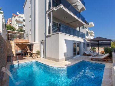 Apartamenty Slavena - with pool : A3(4+2) Okrug Gornji - Wyspa Ciovo 