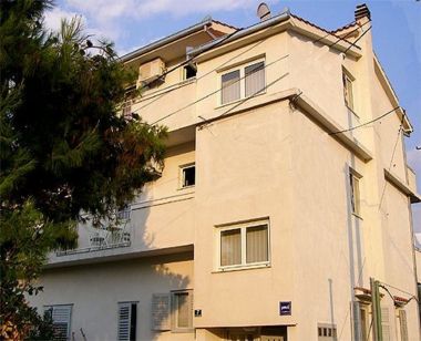 Apartamenty Stipan - 80 m from sea : A1(2), A2(2+2), A3(2), A4(2+2) Slatine - Wyspa Ciovo 