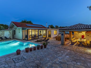 Dom wakacyjny Vera - with pool: H(4+1) Medulin - Istria  - Chorwacja 