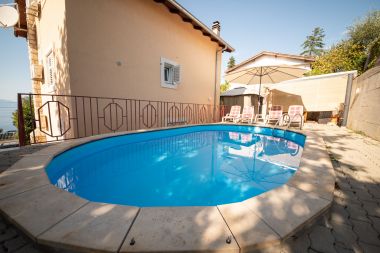 Apartamenty Ivona - open swimming pool: A1 (4+2), A2 (2+2) Njivice - Wyspa Krk 