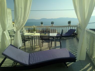Apartamenty Jure - terrace with amazing sea view: A1 Leona (6+2), A2 Ivano (6+2) Brist - Riwiera Makarska 