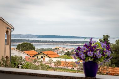 Apartamenty Nada- sea view: A1 - Ljubičasti (4+2), A2 - Crveni (4+2) Banjol - Wyspa Rab 