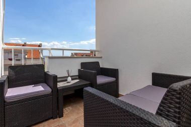 Apartamenty Jurmar - with terrace : A1(4+2)  Split - Riwiera Split 