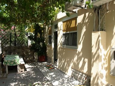 Apartamenty Edvard - garden terrace : SA1- zeleni (2), SA2- plavi (2) Split - Riwiera Split 