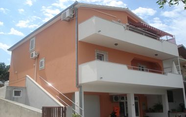 Apartamenty Ante - 80 m from sea: A1(4), A2(2+1) Seget Vranjica - Riwiera Trogir 