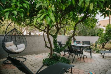 Apartamenty Florio - garden & free parking: A1(5) Trogir - Riwiera Trogir 