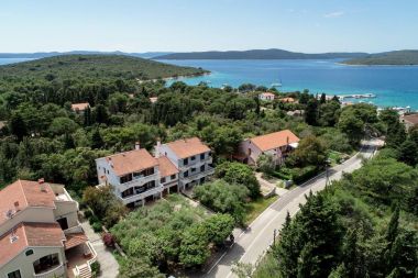 Apartamenty Zlatko - 100m from the sea A1(4), A2(4), A3(4) Muline - Wyspa Ugljan 