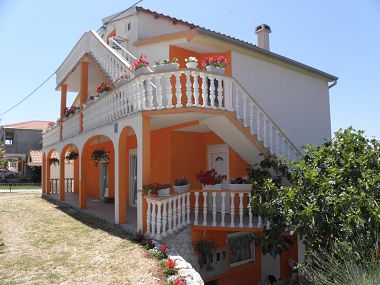 Apartamenty Zvone - 100 m from sea: A1(4+1), A2(4+1) Bibinje - Riwiera Zadar 