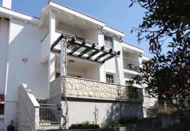 Apartamenty Mari - 100 m from beach: A1(4), A2(4) Petrcane - Riwiera Zadar 