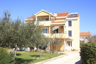 Apartamenty Mediterraneo - with own parking space: A2(2+3), SA3(2+1), SA4(2+1) Privlaka - Riwiera Zadar 
