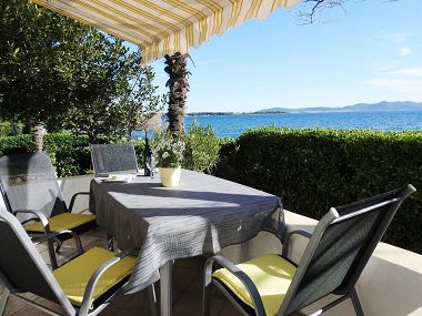 Dom wakacyjny Villa Petar 2 - 10m from sea: H(4) Zadar - Riwiera Zadar  - Chorwacja 