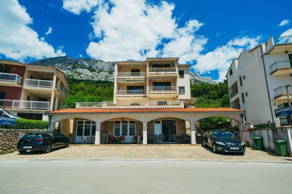 Apartamenty Nada - close to the sea and sea view A1(6), A2(4+1) Brela - Riwiera Makarska 